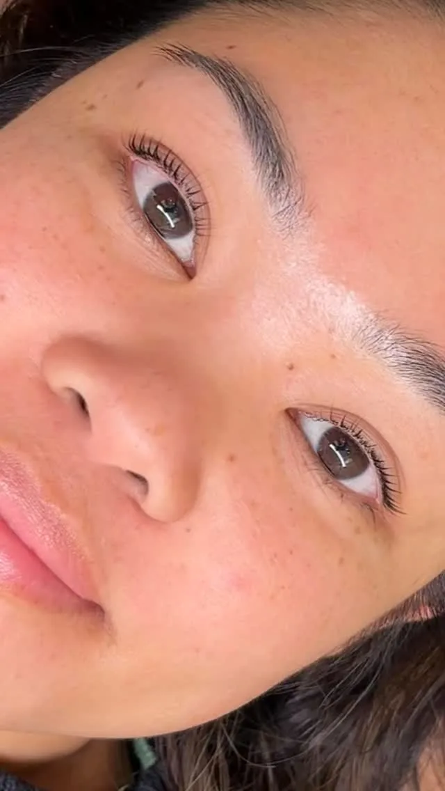 Client angled up to camera, crisp defined brow arch result